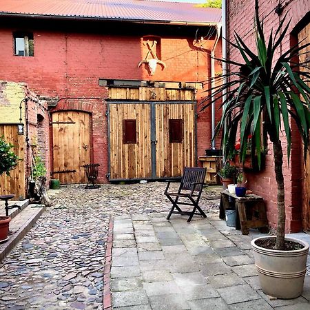 Die Alte Fleischerei - Gaestezimmer Im Historischen Stadtkern Jueterbog Exterior foto